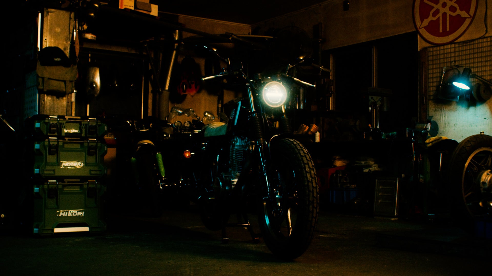 Load video: Yamaha x Deus SR400 PV